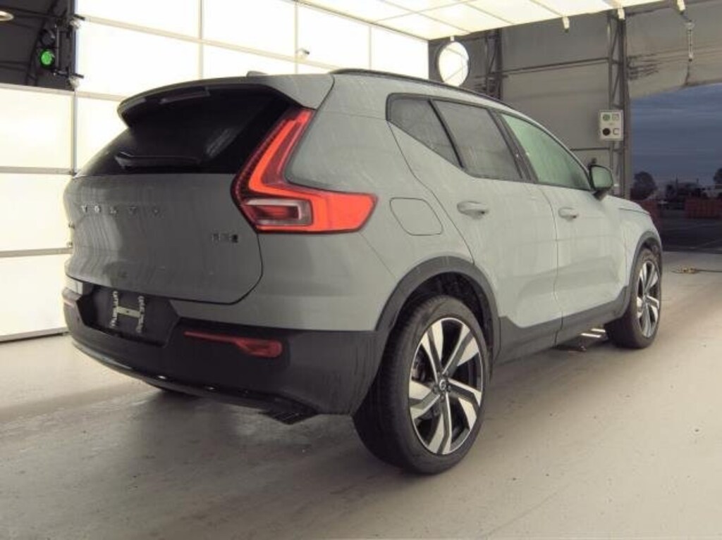 Certified 2025 Volvo XC40 B5 Plus Dark Theme SUV