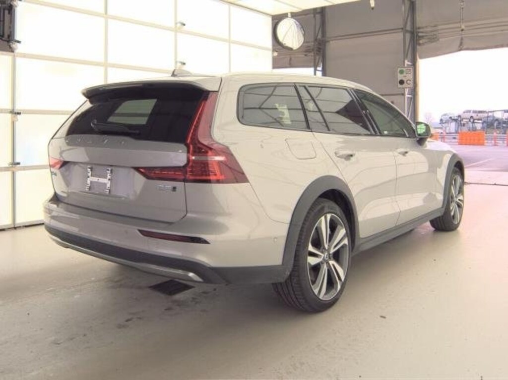 Certified 2025 Volvo V60 Cross Country B5 Plus Wagon