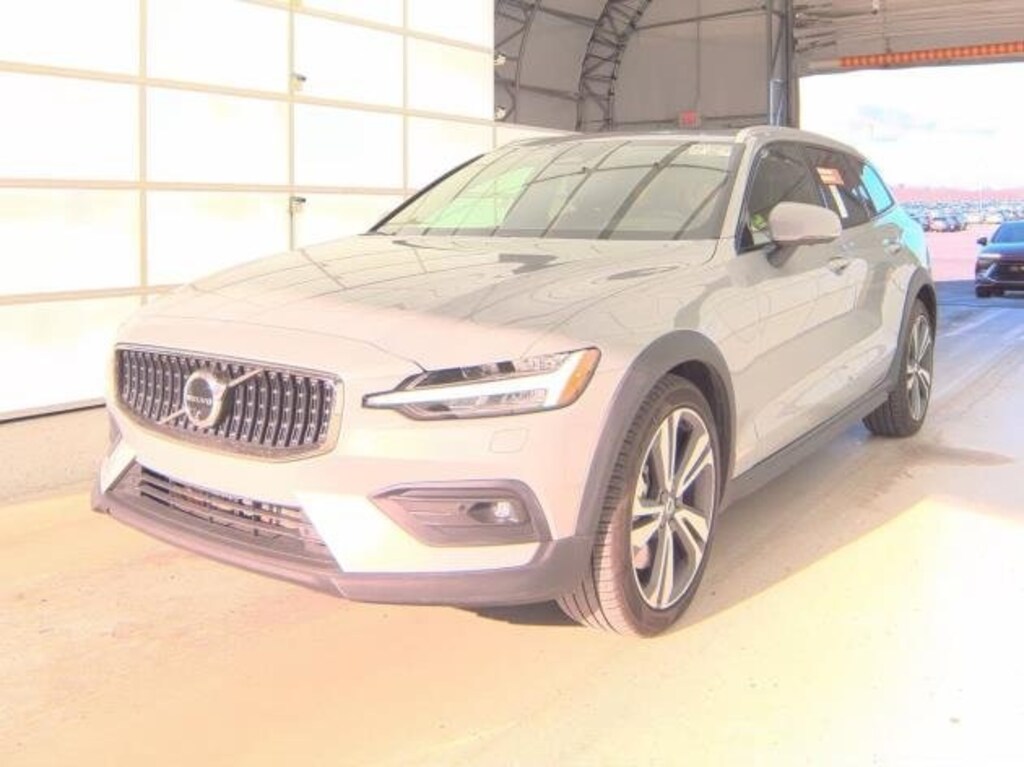 Certified 2025 Volvo V60 Cross Country B5 Plus Wagon