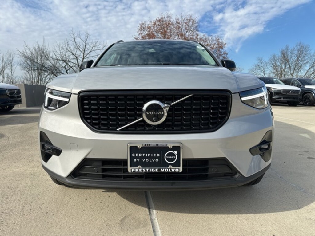 Certified 2025 Volvo XC40 B5 Plus Dark Theme SUV