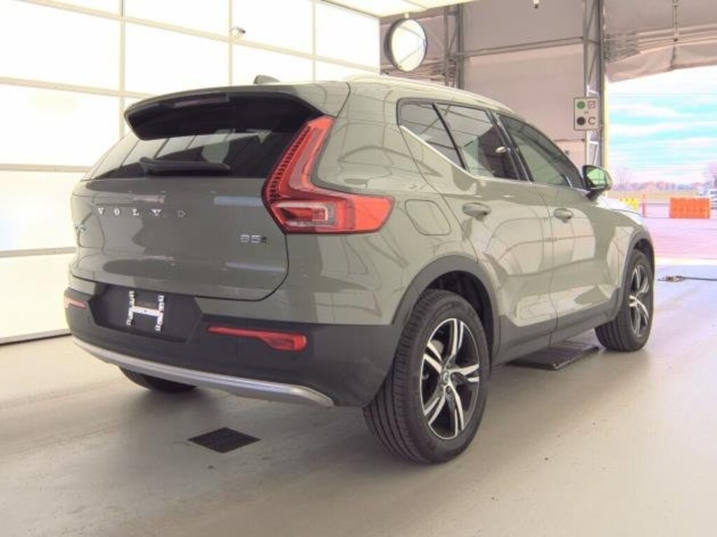 Certified 2025 Volvo XC40 B5 Core SUV