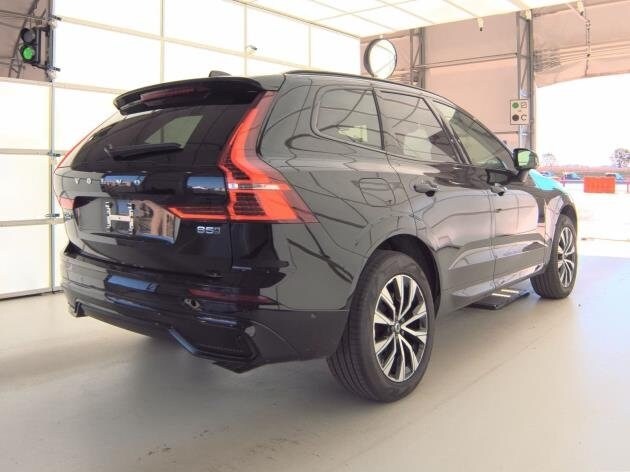 2025 Volvo XC60 B5 Plus photo 2