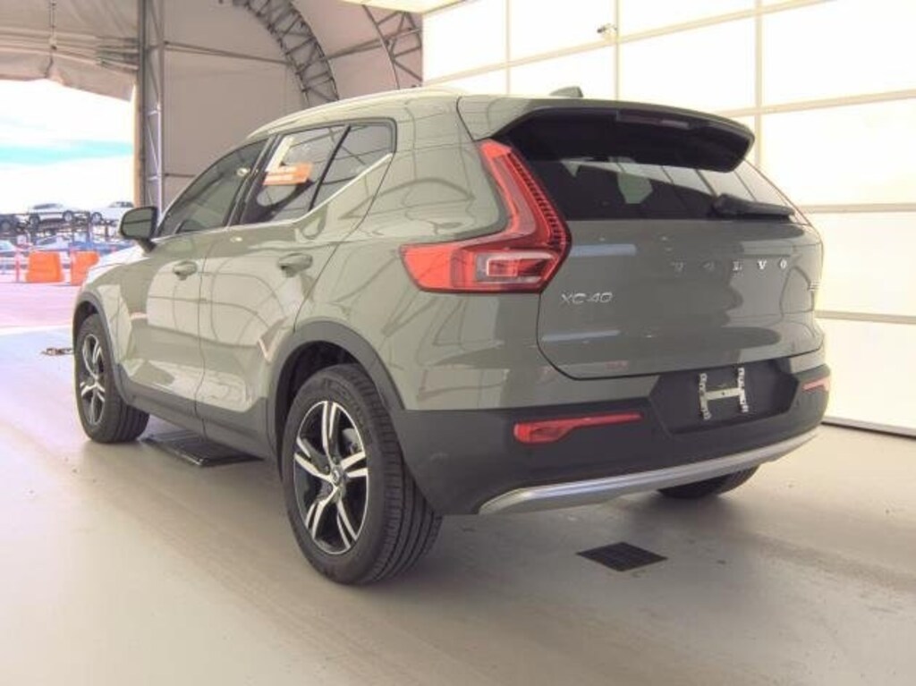 Certified 2025 Volvo XC40 B5 Core SUV