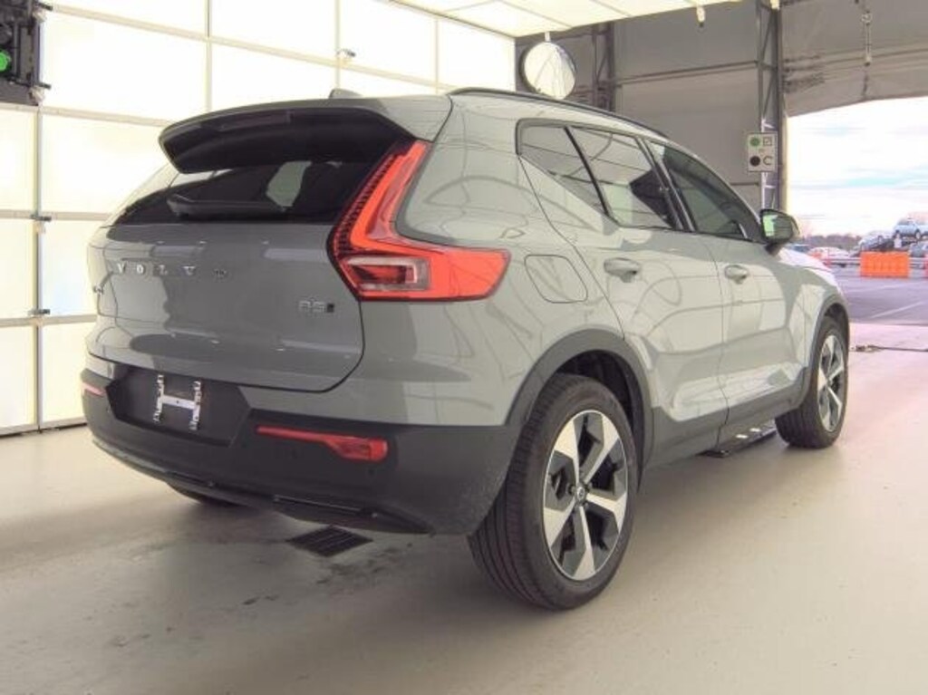 Certified 2025 Volvo XC40 B5 Plus Dark Theme SUV