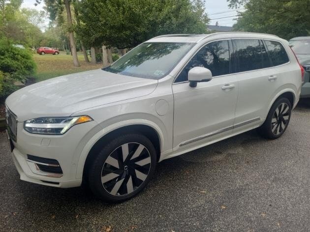 2024 Volvo XC90 T8 Ultimate photo 2