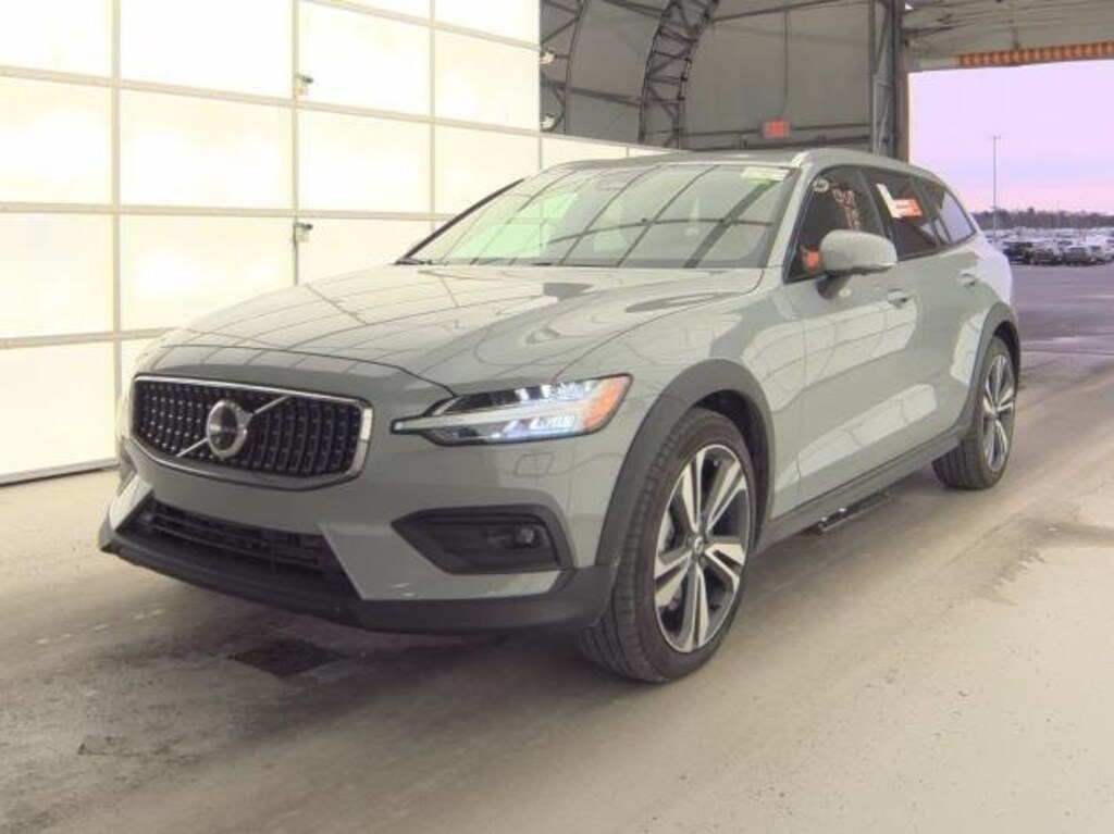 Certified 2025 Volvo V60 Cross Country B5 Plus Wagon