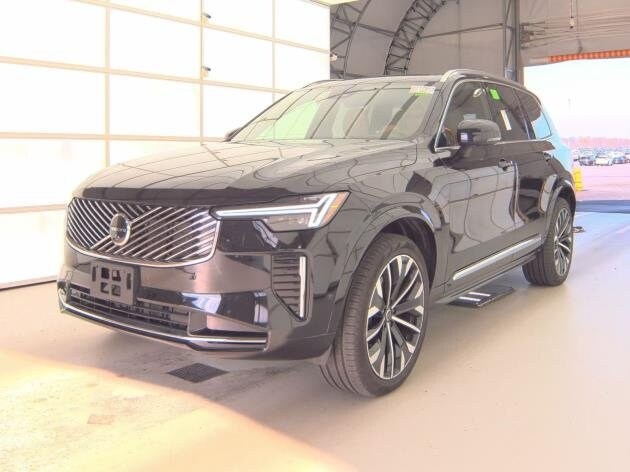 2025 Volvo XC90 B5 Plus photo 2
