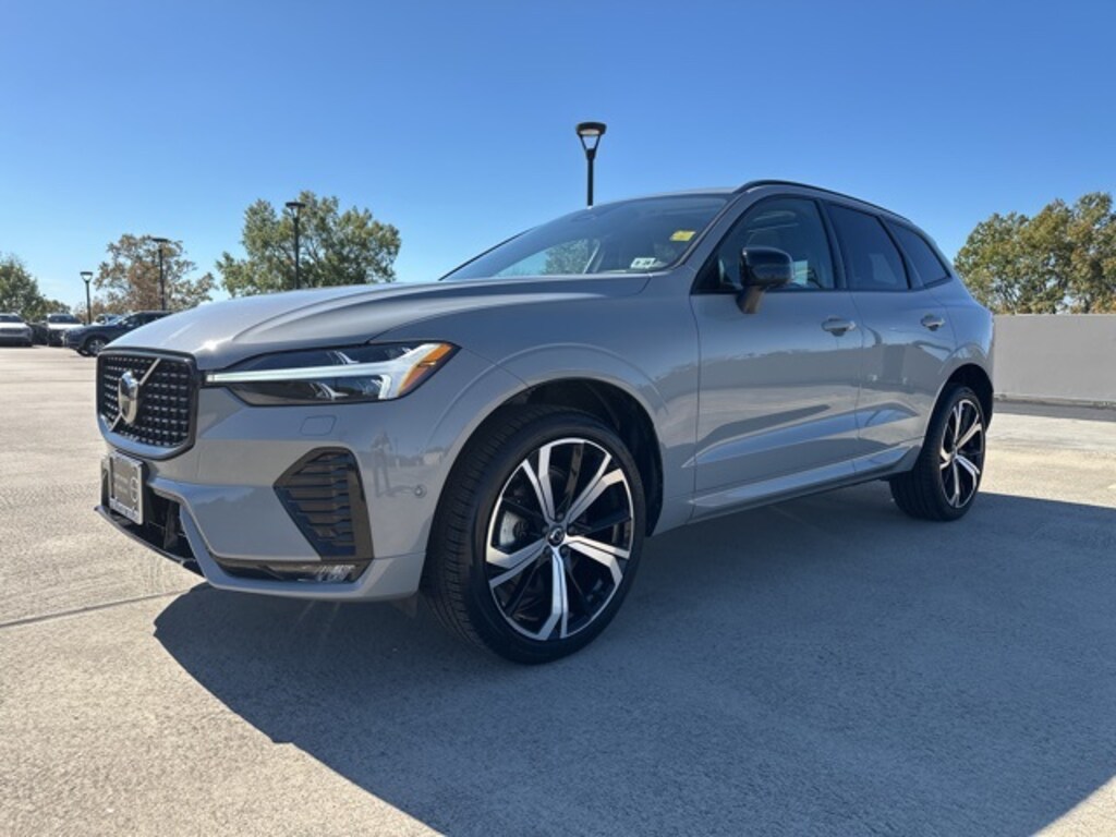 Certified 2024 Volvo XC60 B5 Ultimate Dark Theme SUV