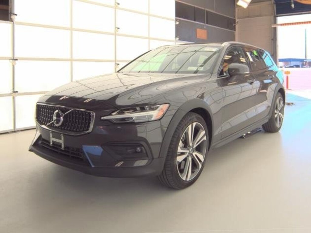 Certified 2025 Volvo V60 Cross Country B5 Plus Wagon