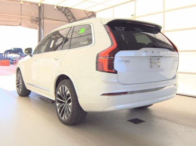 2025 Volvo XC90 B5 Plus photo 3