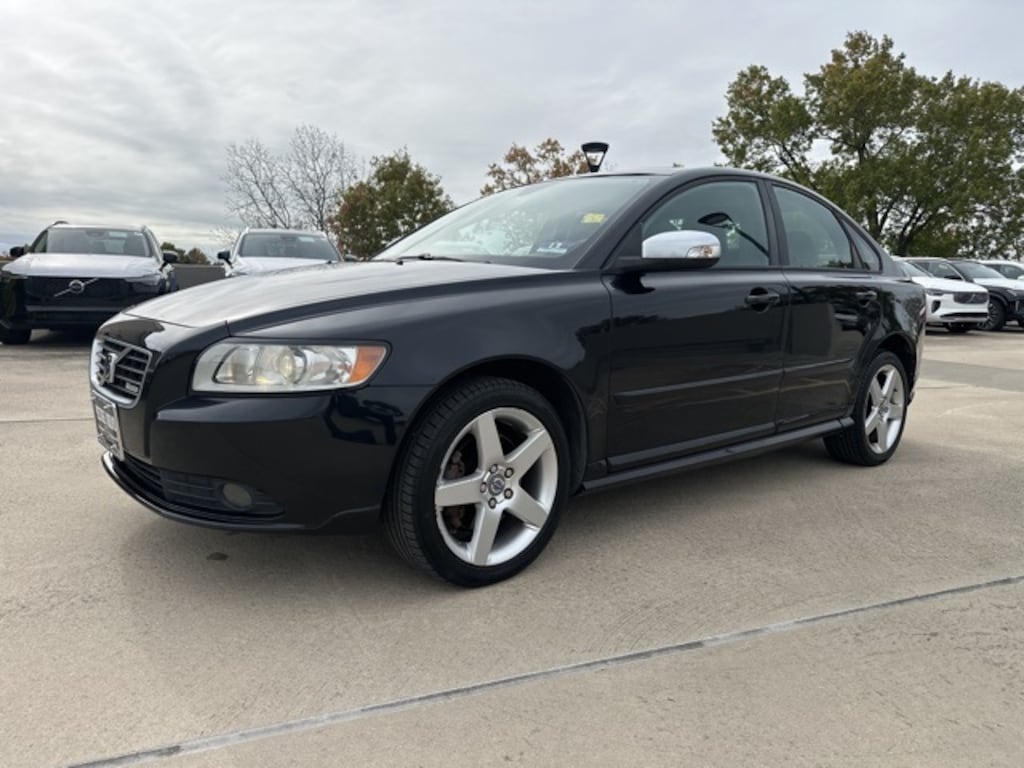 Used 2009 Volvo S40 T5 R-Design Sedan