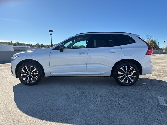 2024 Volvo XC60 B5 Plus photo 4