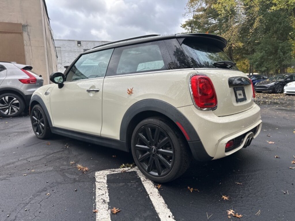 Used 2016 MINI Hardtop 2 Door Base Hatchback