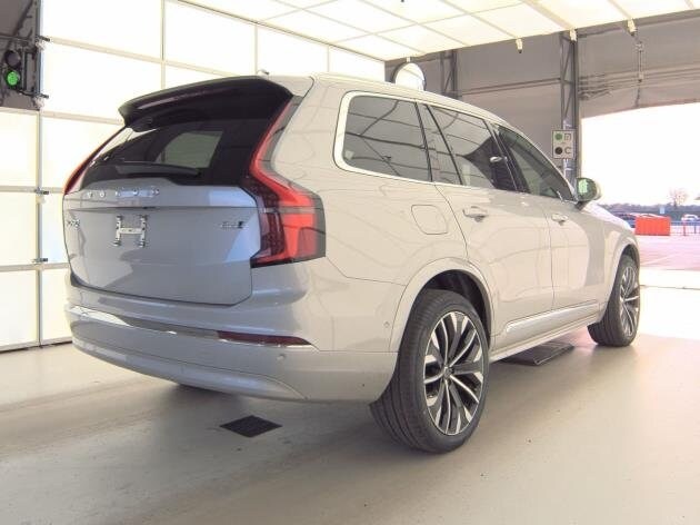 2025 Volvo XC90 Plus photo 3