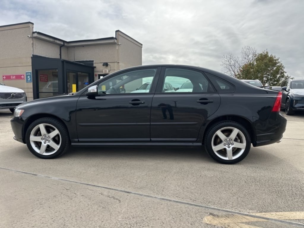 Used 2009 Volvo S40 T5 R-Design Sedan