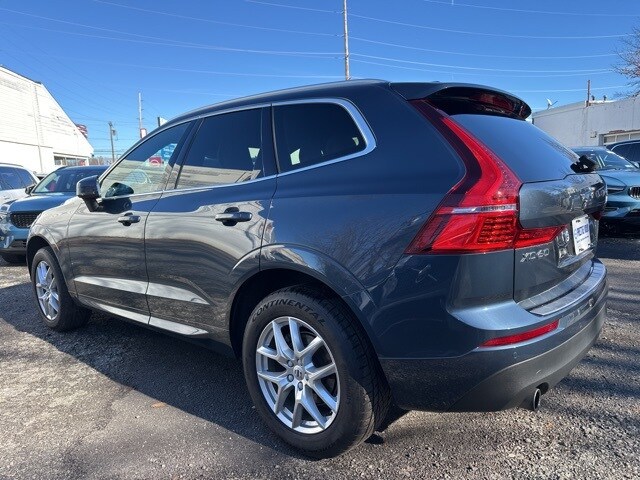 2020 Volvo XC60 T5 Momentum photo 2