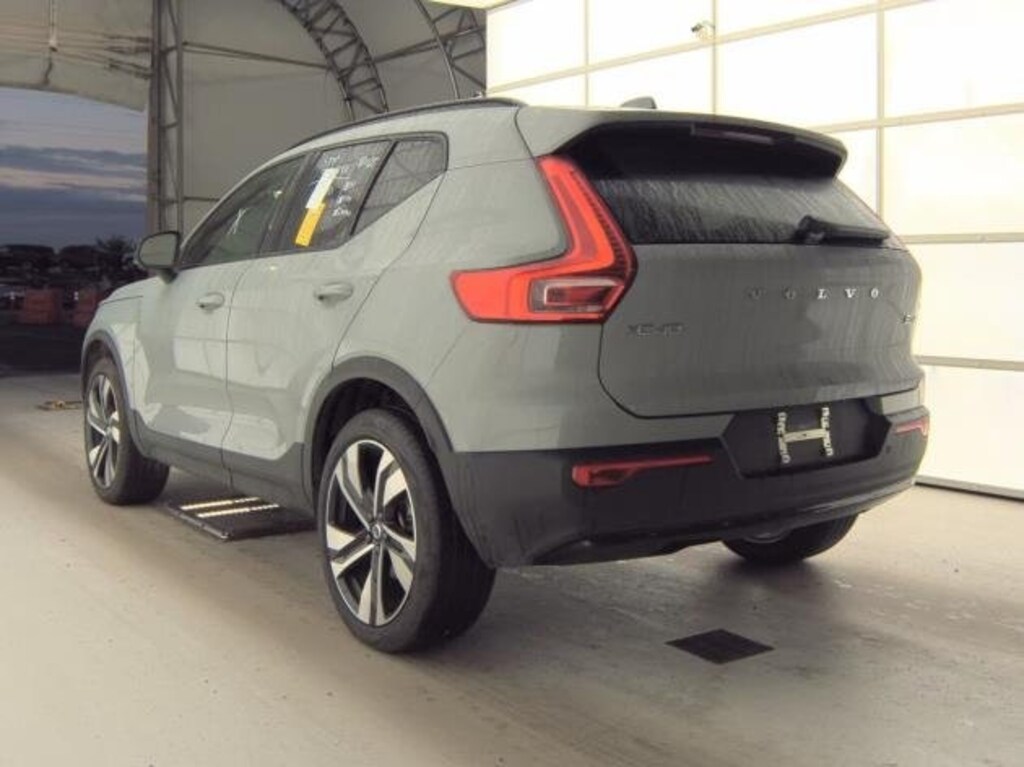 Certified 2025 Volvo XC40 B5 Plus Dark Theme SUV