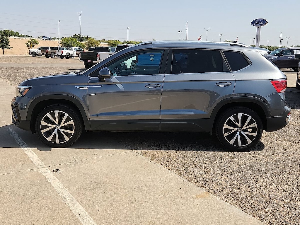 Used 2024 Volkswagen Taos 1.5T SE SUV