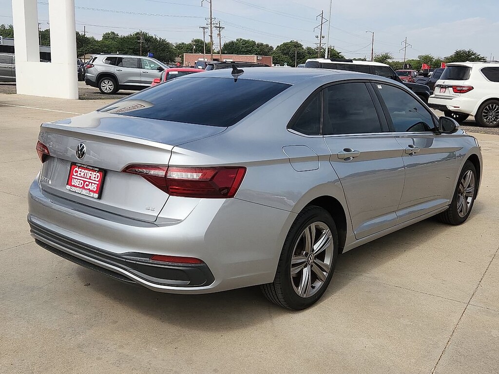 Used 2022 Volkswagen Jetta 1.5T SE Sedan
