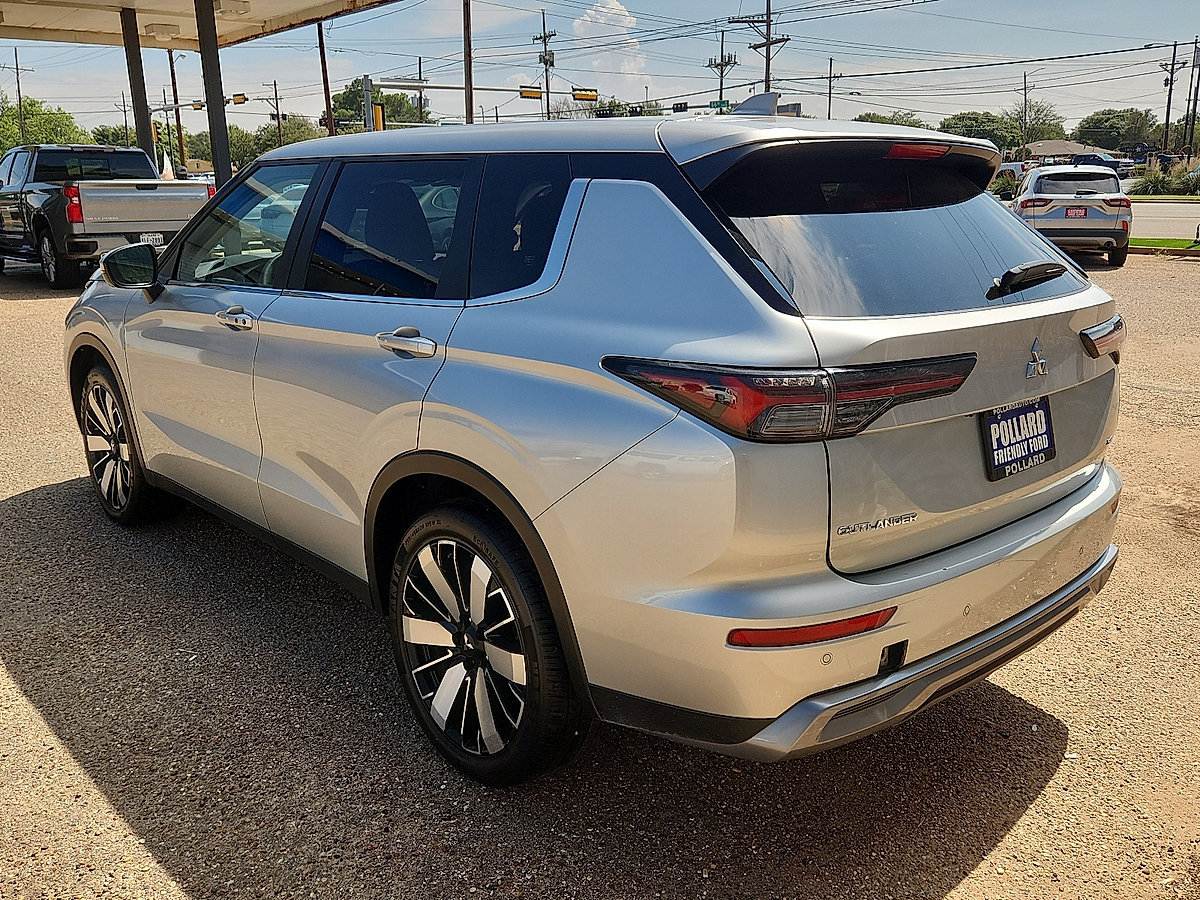 Used 2025 Mitsubishi Outlander SE SUV