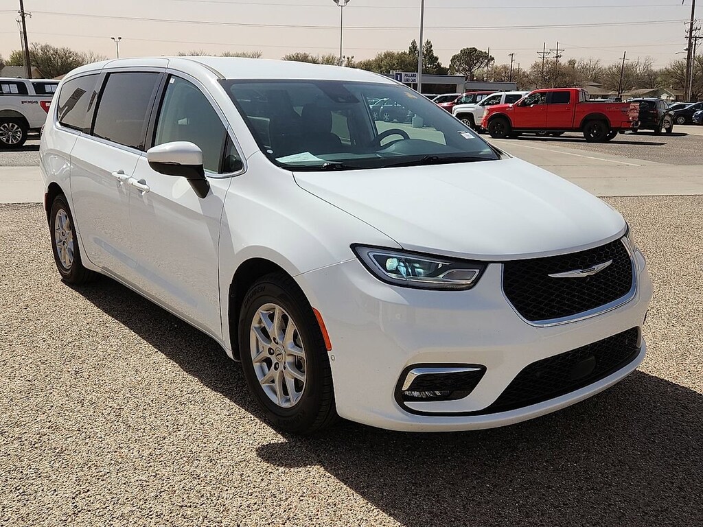 Used 2023 Chrysler Pacifica Touring L Van Passenger Van