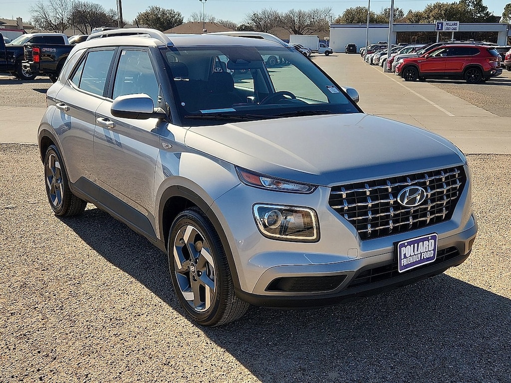 Used 2025 Hyundai Venue SEL SUV
