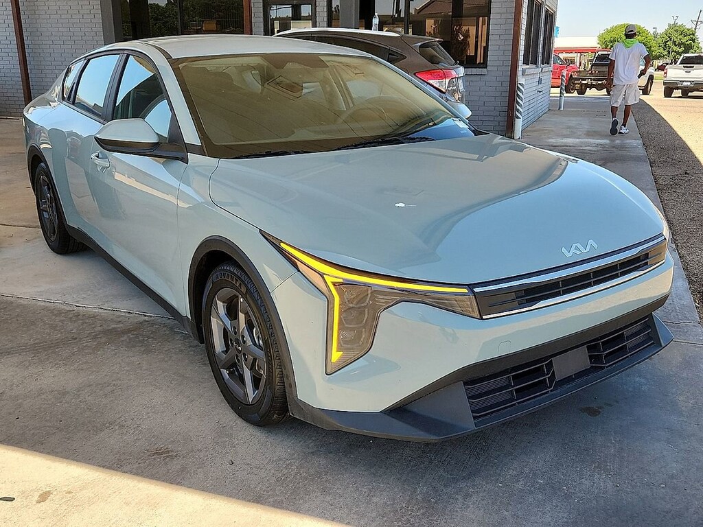 Used 2025 Kia K4 LXS Sedan