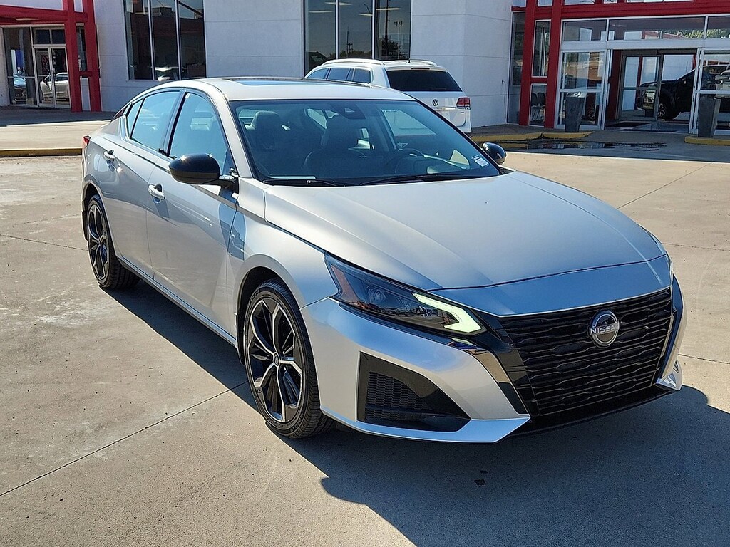 Used 2023 Nissan Altima 2.5 SR Sedan