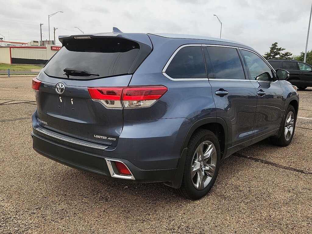 Used 2019 Toyota Highlander Limited Platinum V6 SUV
