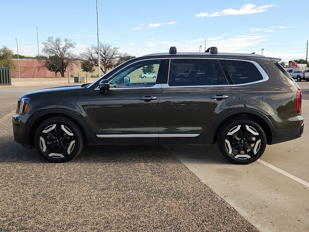 Used 2025 Kia Telluride S SUV