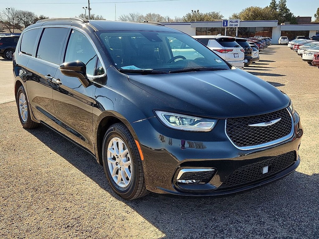 Used 2022 Chrysler Pacifica Touring L Van Passenger Van
