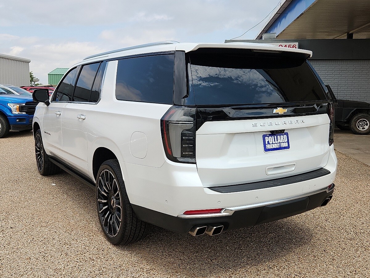 2025 Chevrolet Suburban High Country photo 2