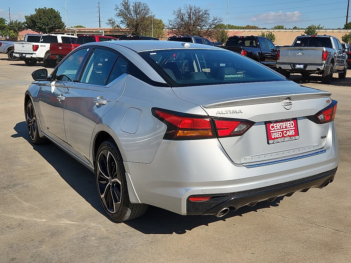 2023 Nissan Altima 2.5 SR photo 2