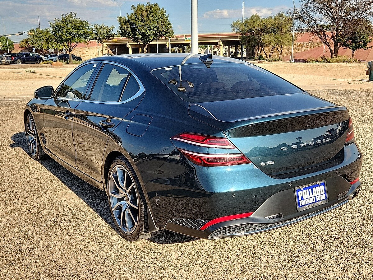 2022 Genesis G70 2.0T photo 2