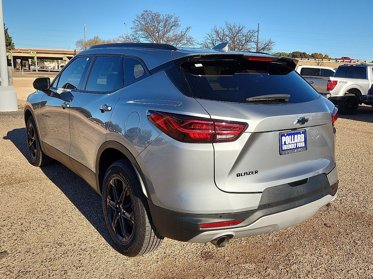 2025 Chevrolet Blazer 2LT photo 2