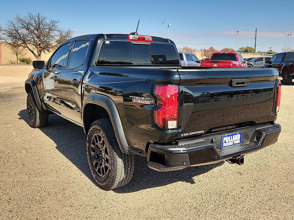 2024 Chevrolet Colorado Trail Boss photo 2