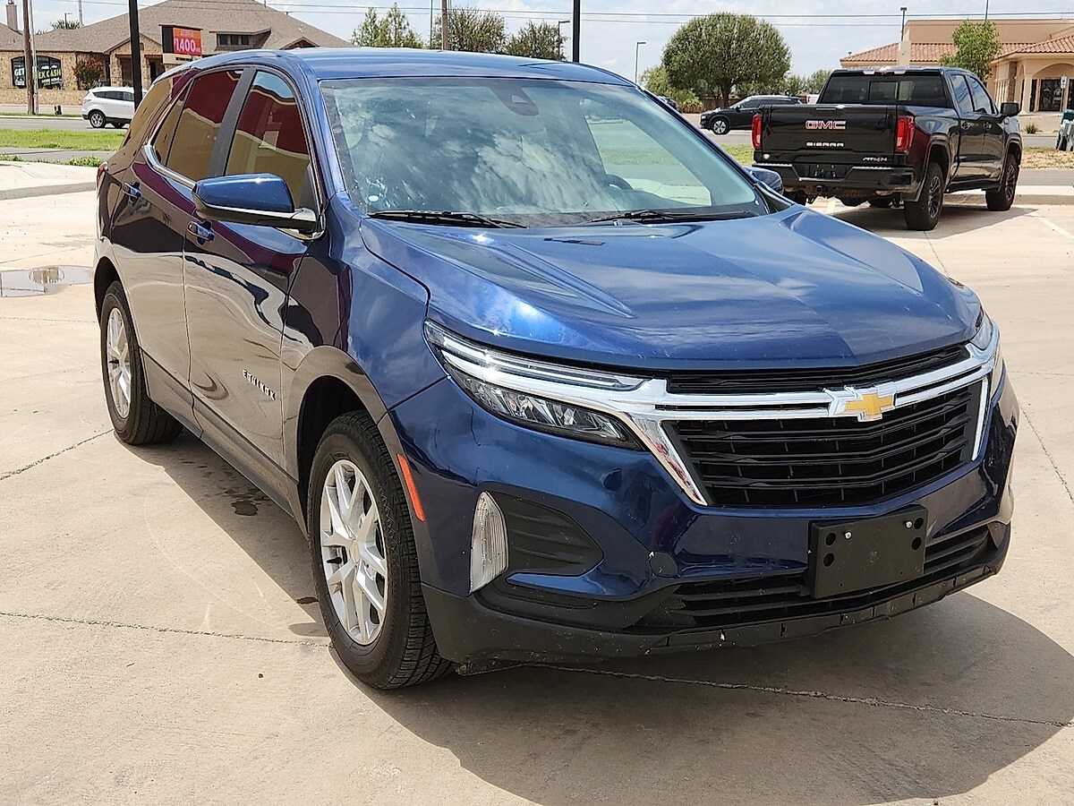 2022 Chevrolet Equinox LT photo 3