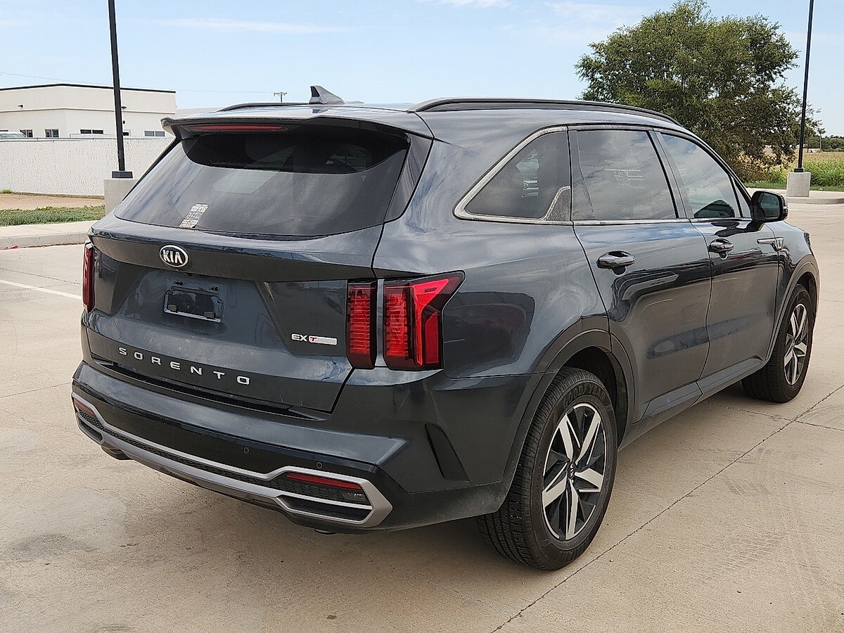 2021 Kia Sorento EX photo 2