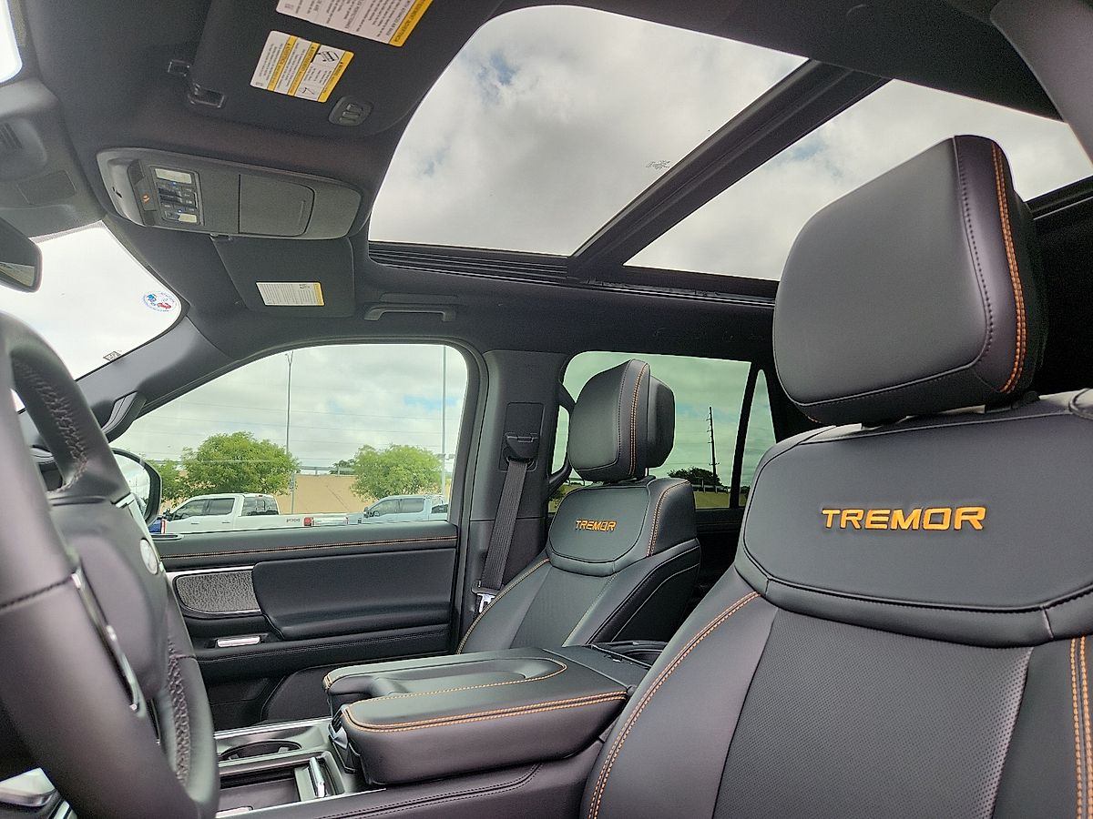 2027 Ford Expedition Tremor - Photo 7