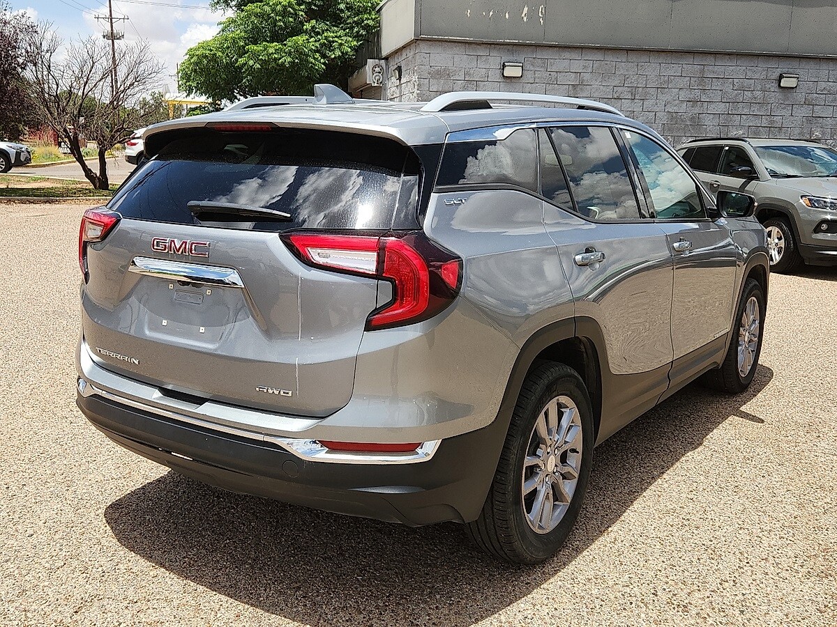 2024 Gmc Terrain SLT photo 2