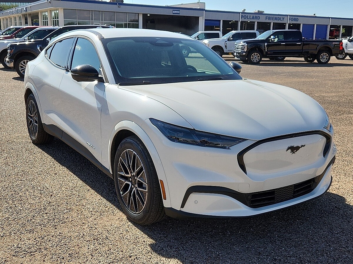 2025 Ford Mustang Mach-E Premium photo 4