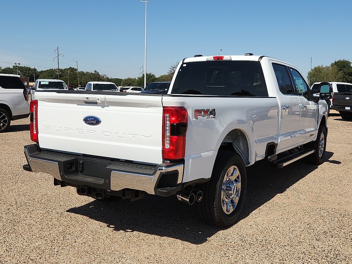 2025 Ford F-350 photo 3