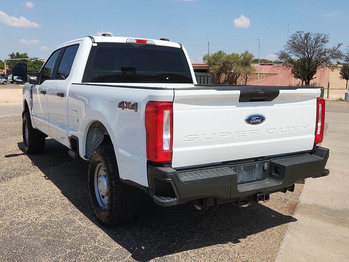 2023 Ford F-250 XL photo 2