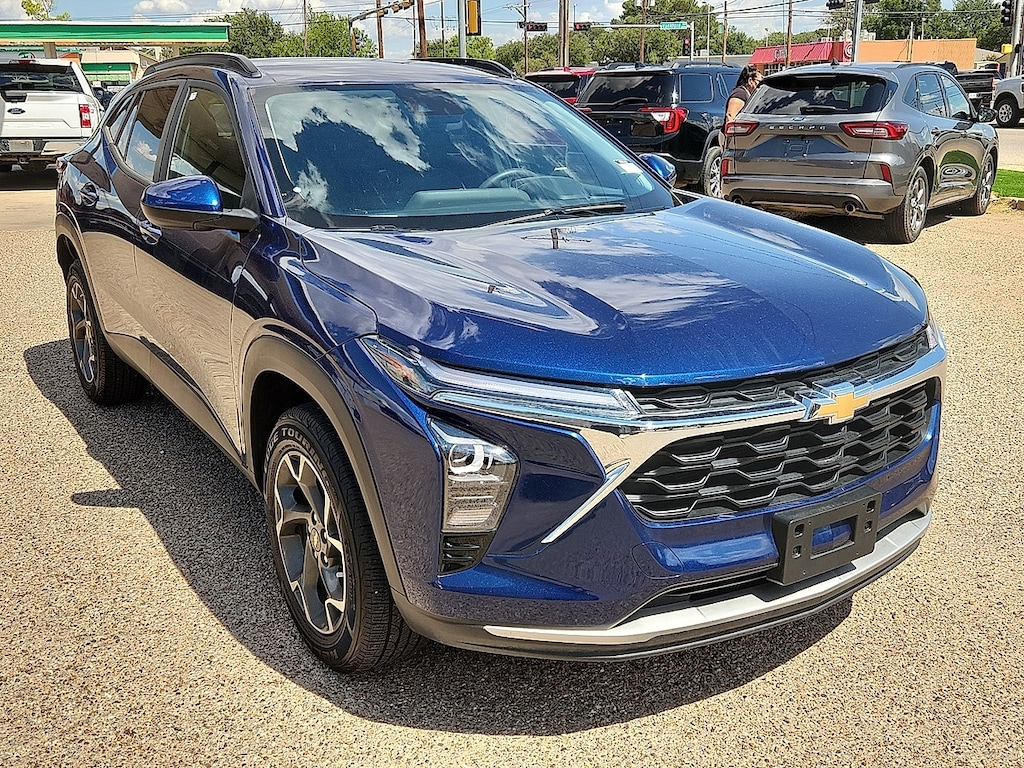 Used 2024 Chevrolet Trax LT SUV