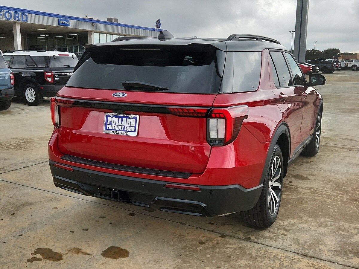 2025 Ford Explorer ST-Line photo 3
