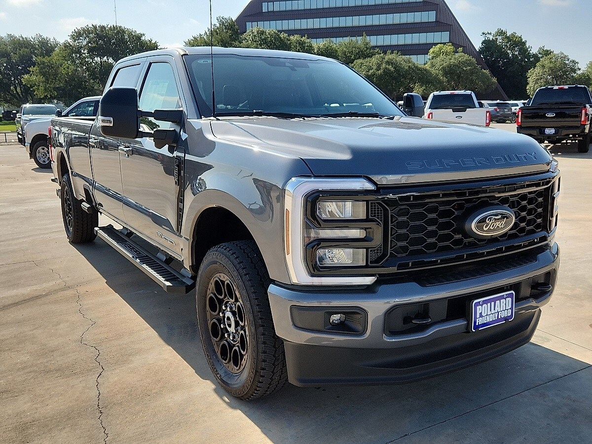 2025 Ford F-350 photo 4