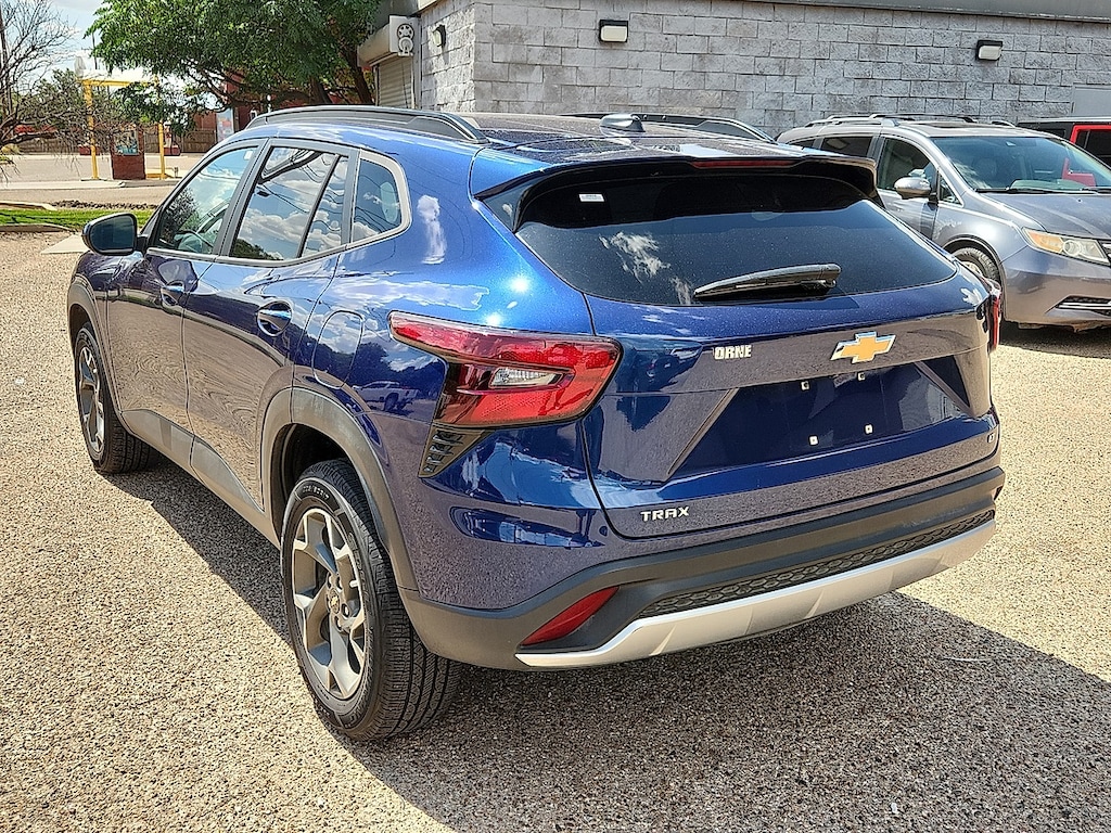 Used 2024 Chevrolet Trax LT SUV