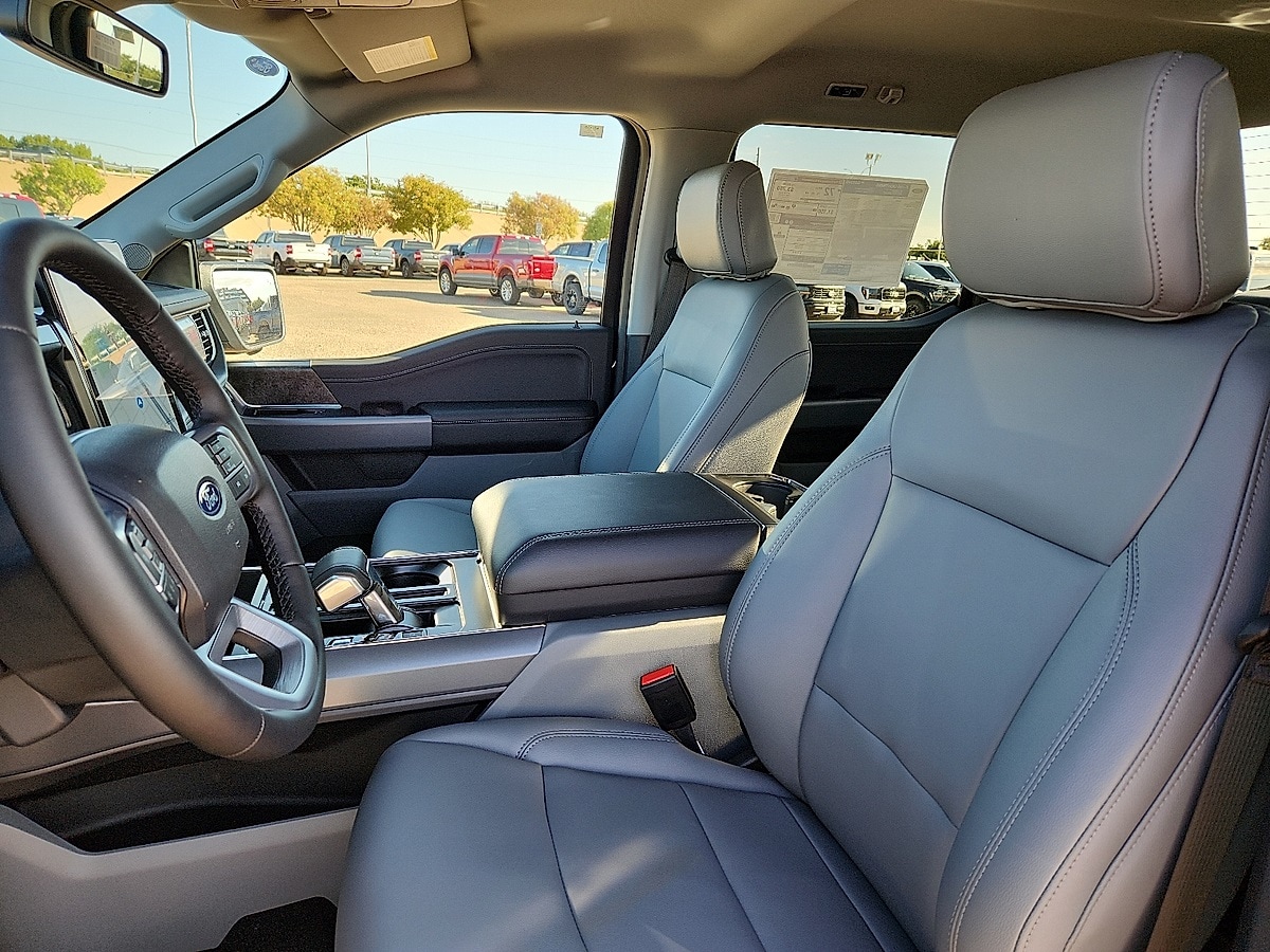 2025 Ford F-150 Lightning Flash - Photo 7