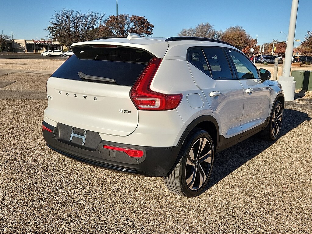 Used 2024 Volvo XC40 B5 Plus Dark Theme SUV