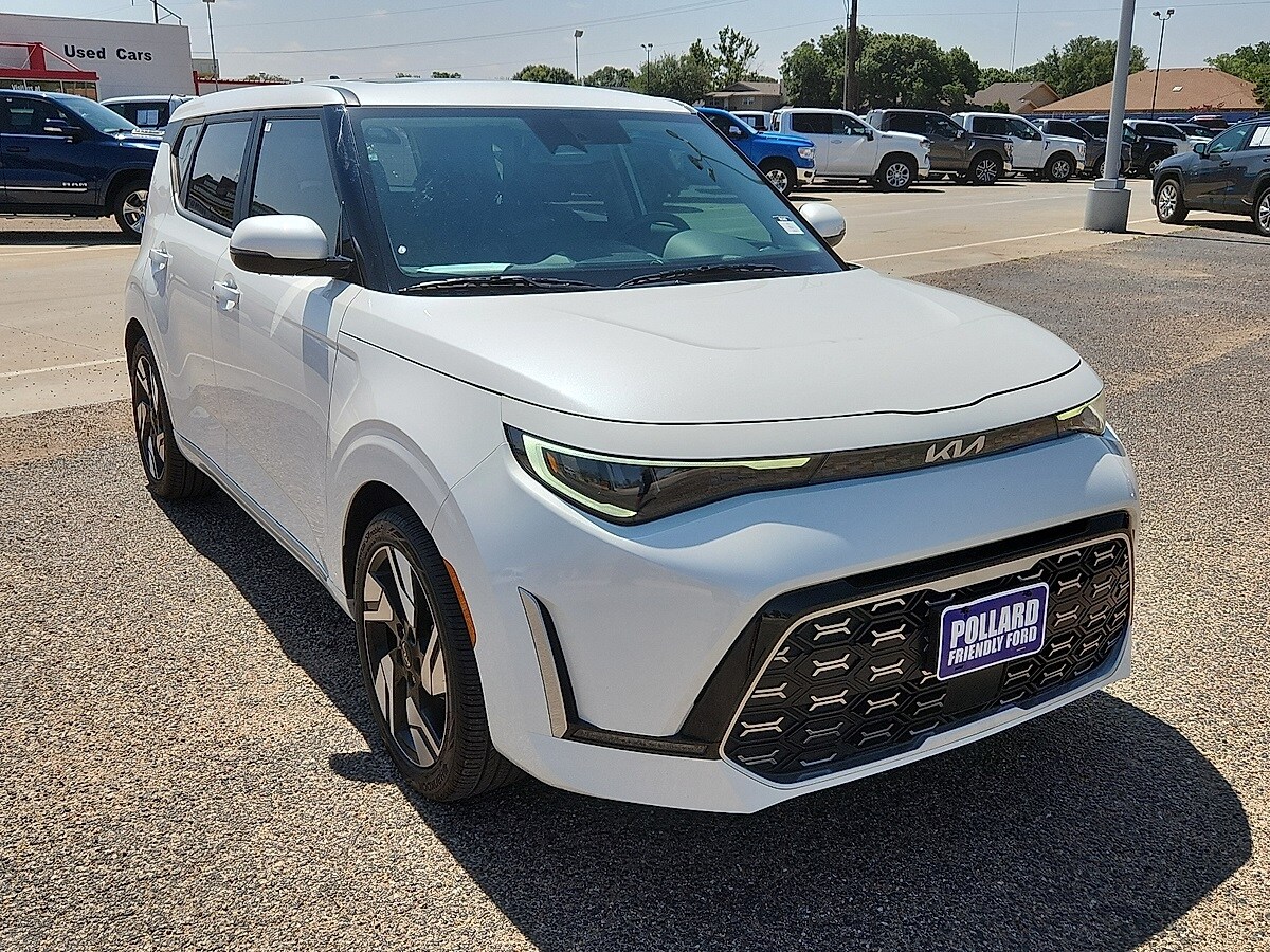 2023 Kia Soul GT-Line photo 4